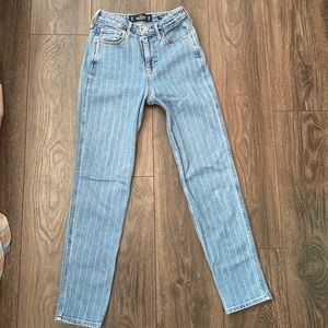 Hollister ultra high-rise mom jeans